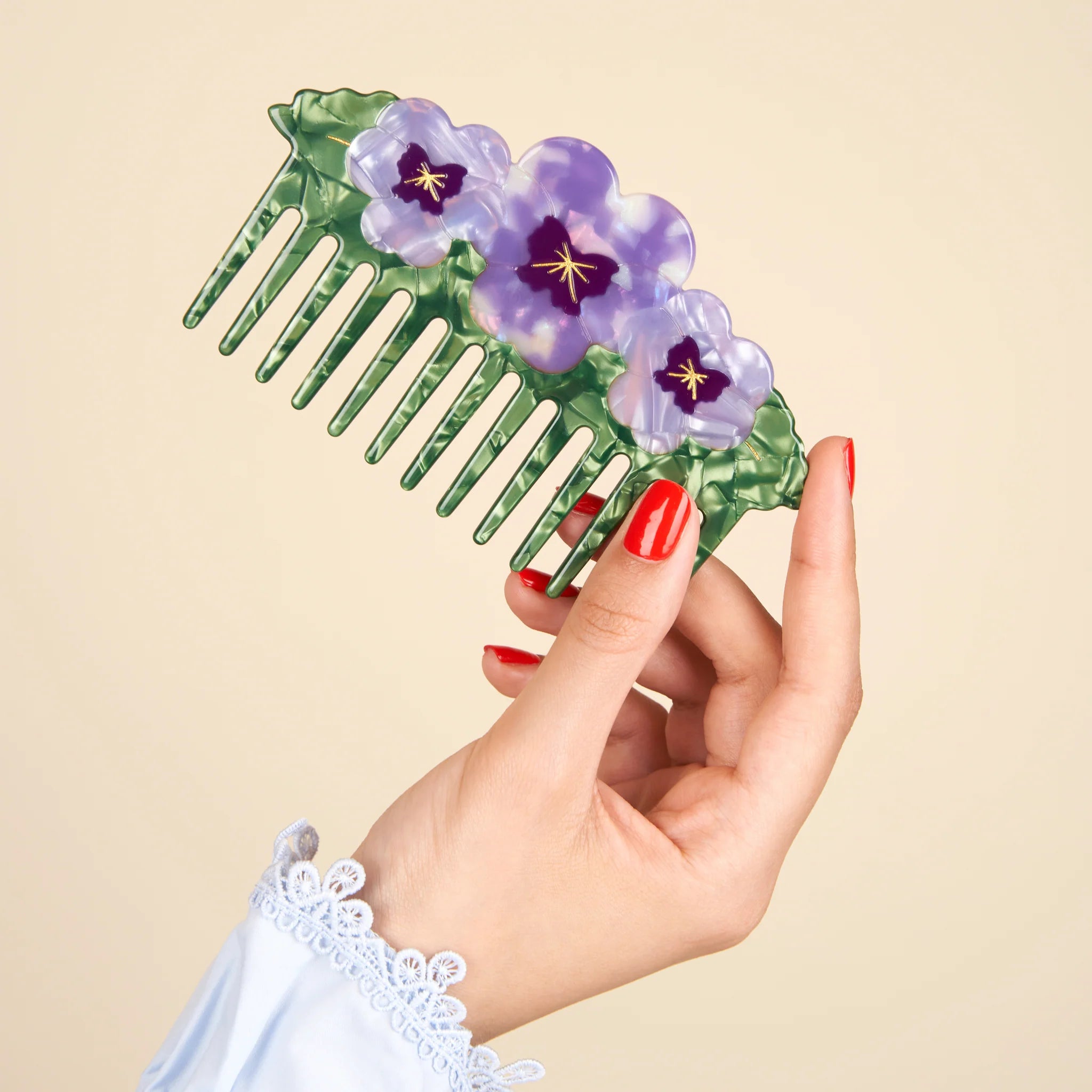Pansy Comb