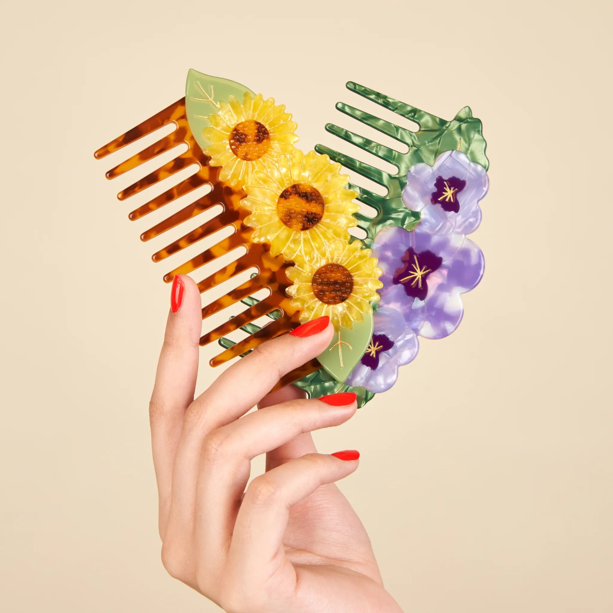 Pansy Comb
