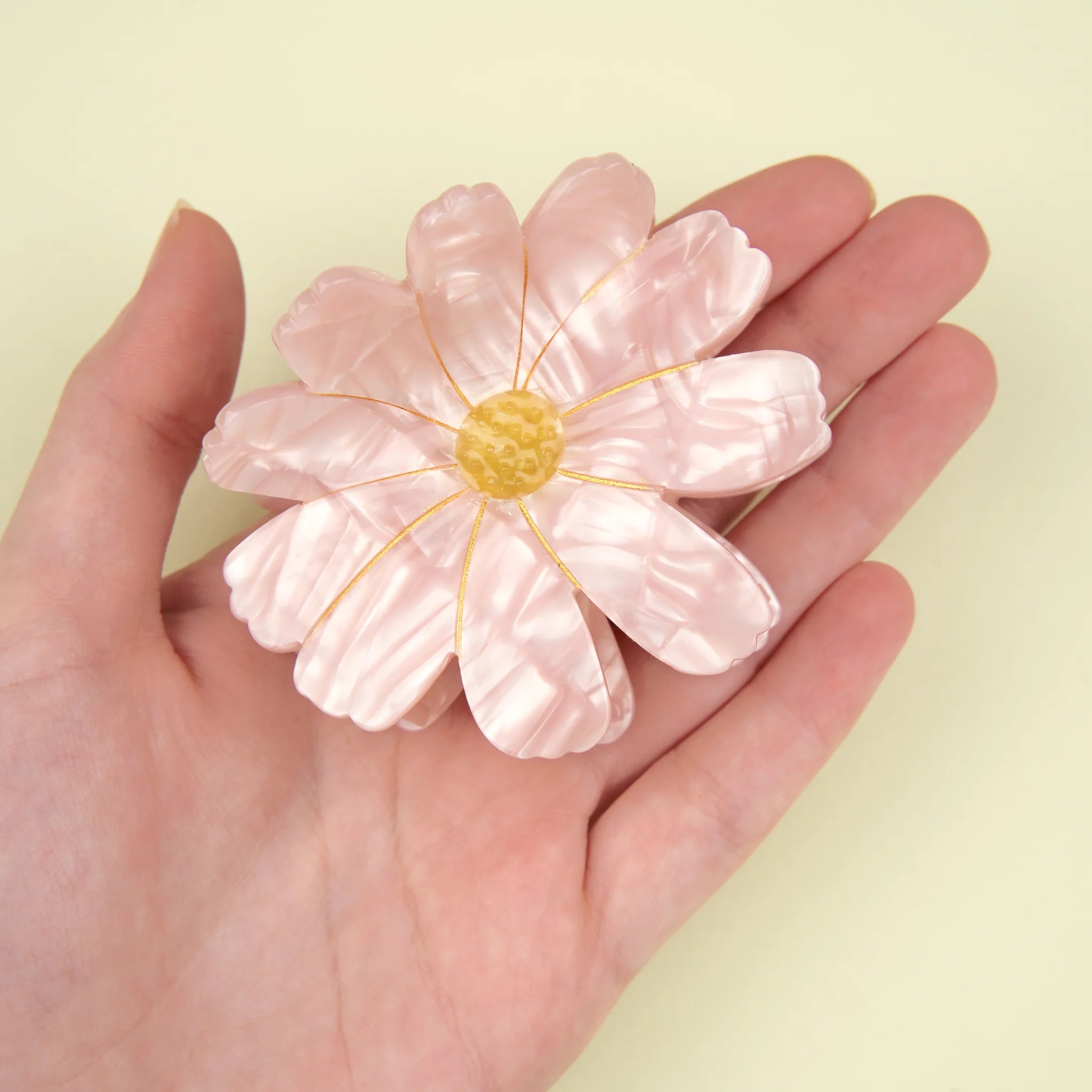 Cosmos Hair Claw