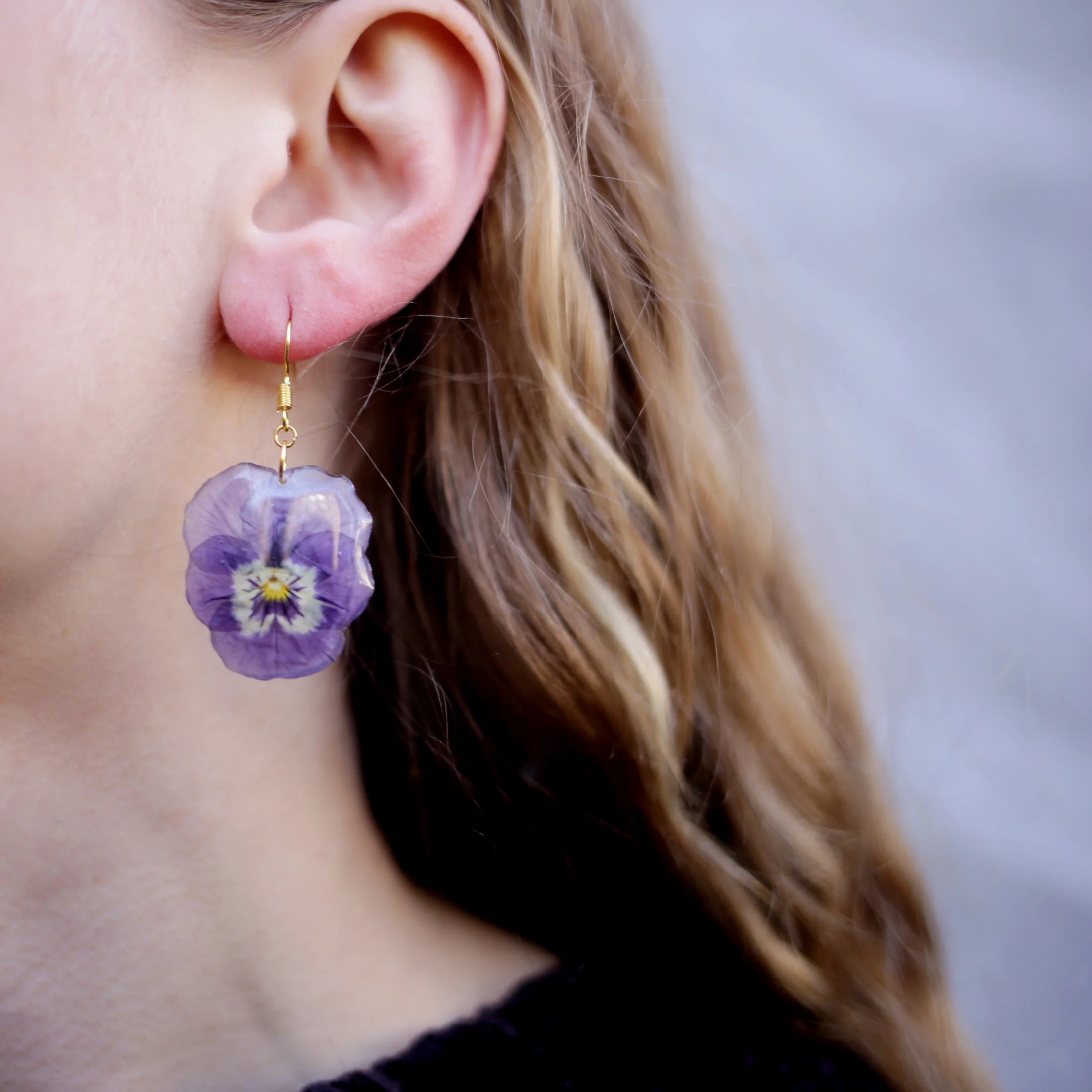 Pansy Stemor Dangle Earrings