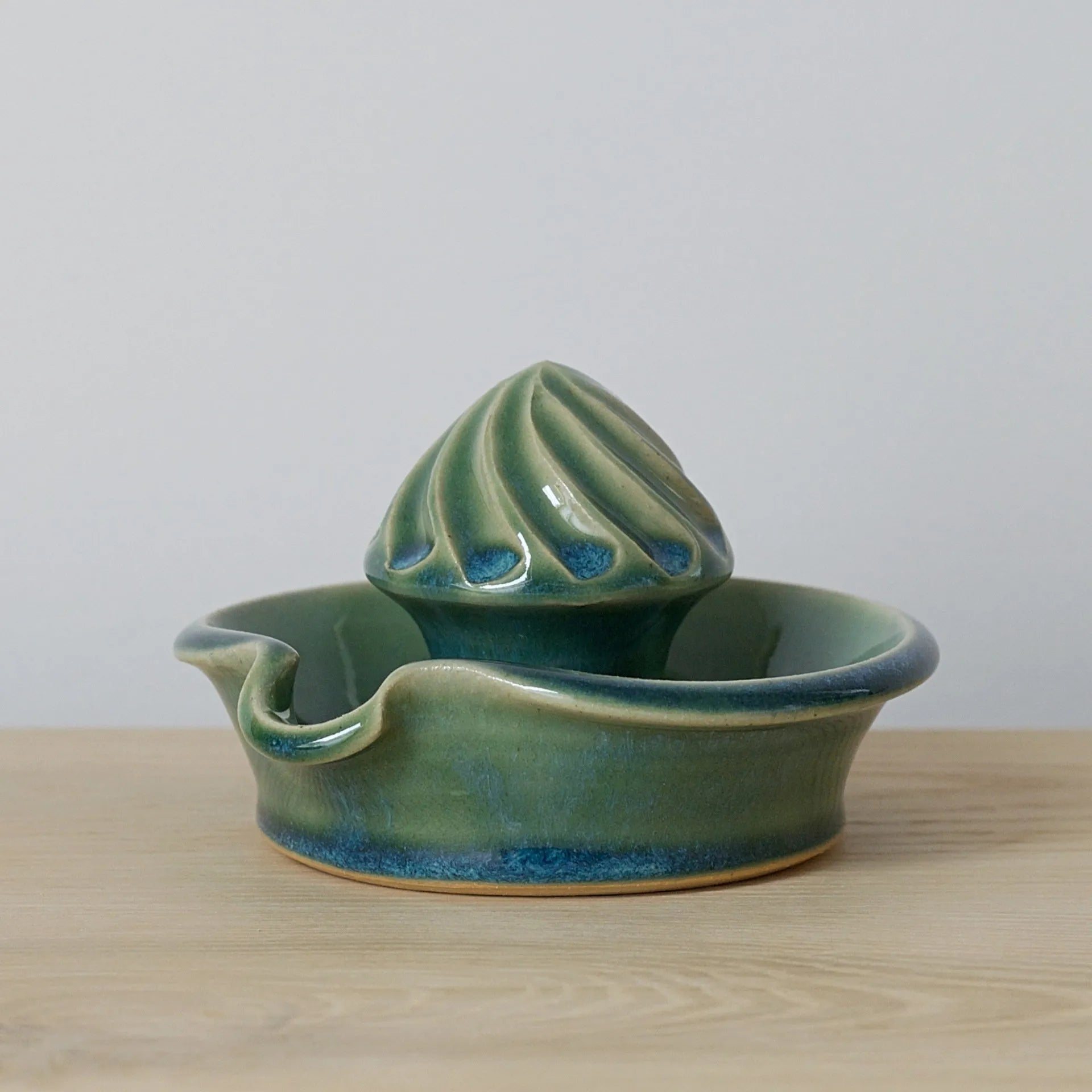 Lemon Squeezer | 2 Colours Available