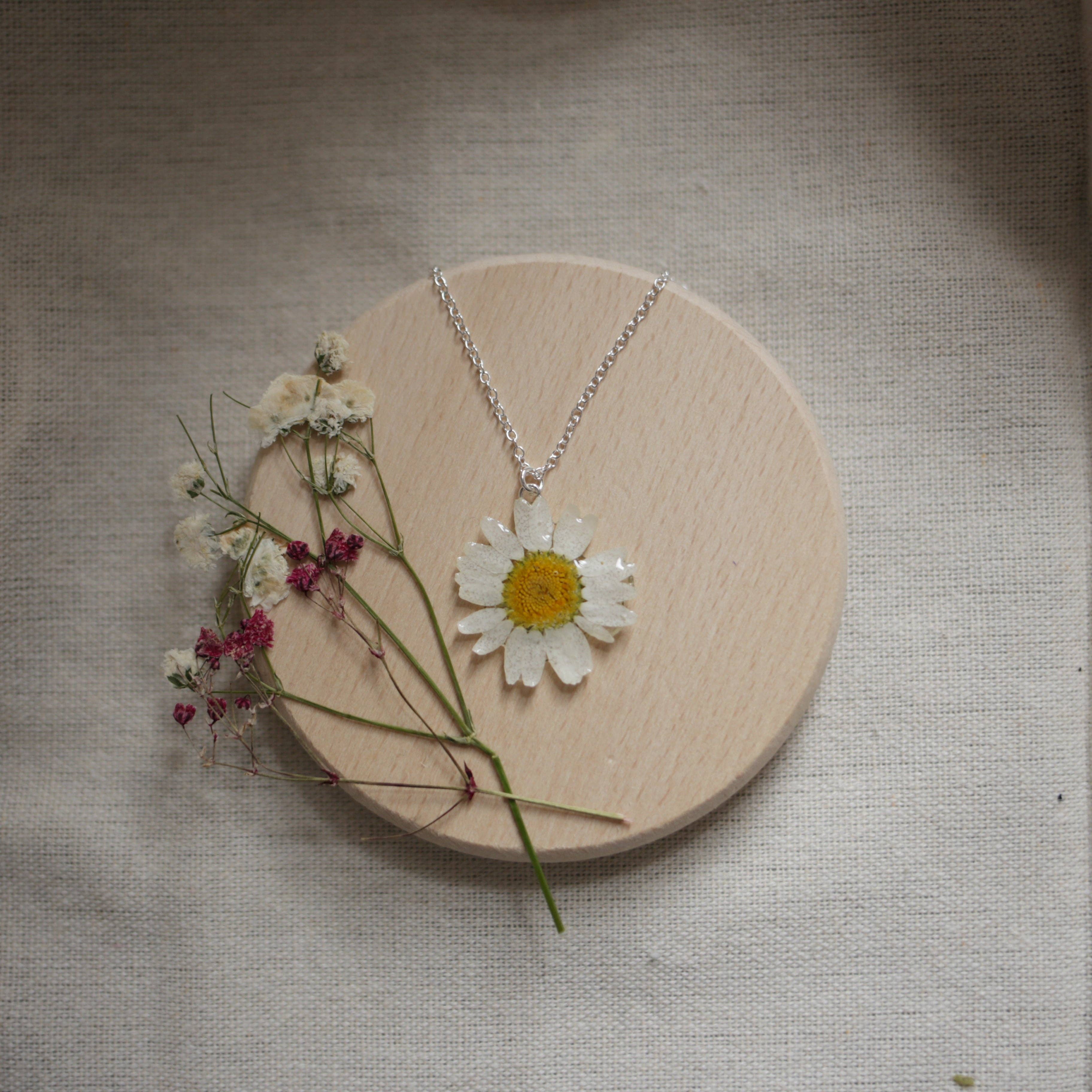 Daisy Necklace
